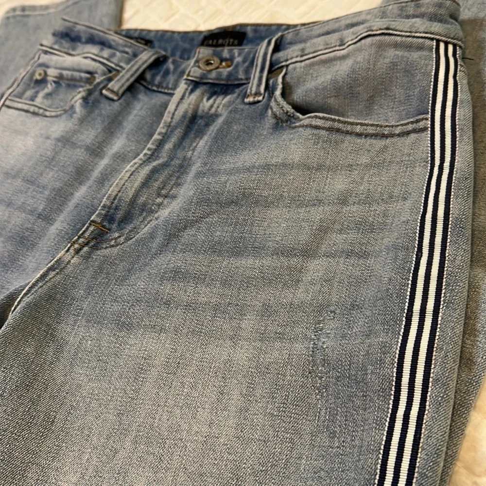 Talbots Modern Ankle Striped Straight Denim Light/Medium Wash Jean Size 6P - Picture 3 of 9